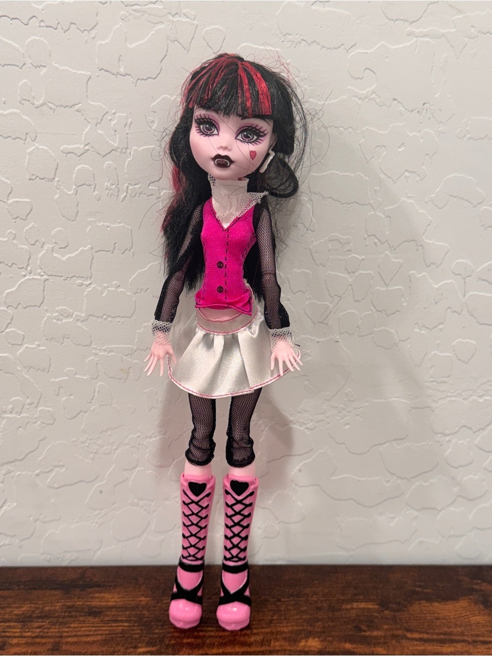Monster High Draculaura Doll G1 Original Goul White Elastics Outfit 2008